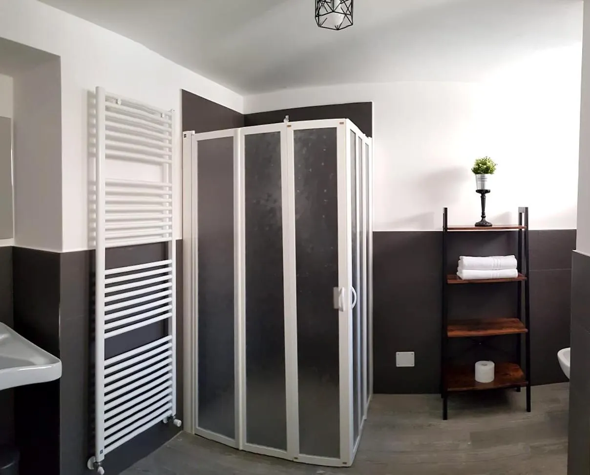 Corte Picasass Viggiù Bed & Breakfast